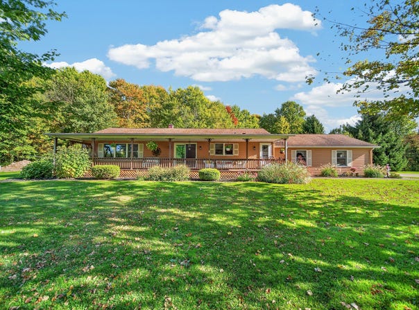 9824 PEACH Street, Girard, PA 16417