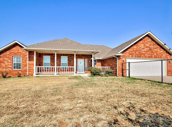 2012 S Logan Rd, Lahoma, OK 73754