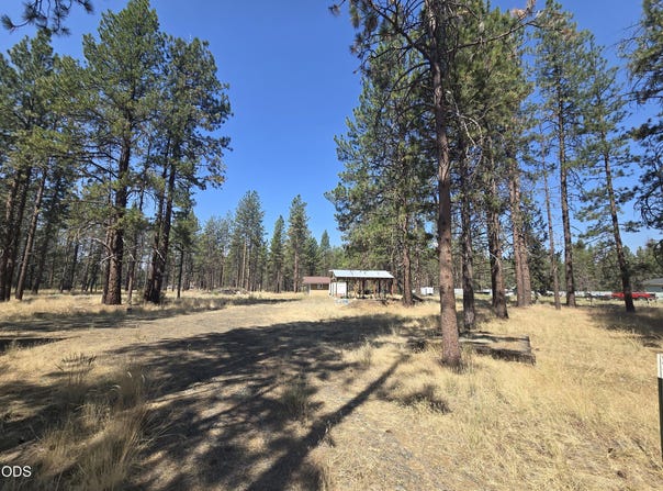 Mina Bird Drive, Bonanza, OR 97623