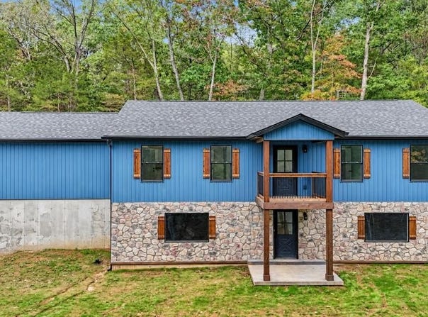 100 S Lake, Hillsboro, MO 63050