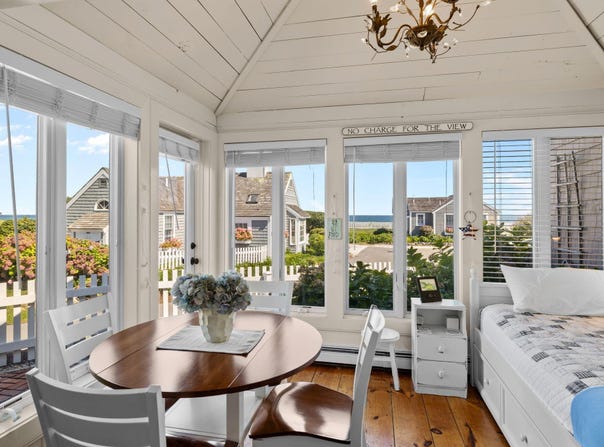 26 Vineyard View Lane, Mashpee, MA 02649