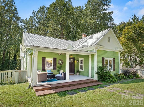541 W Probart Street, Brevard, NC 28712