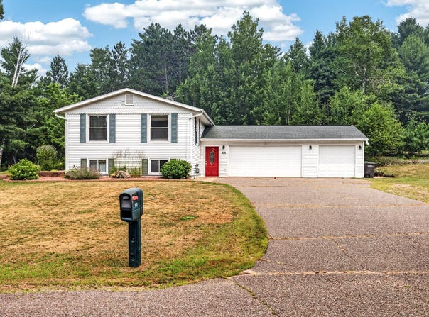 101 HILLCREST DR, Tomahawk, WI 54487