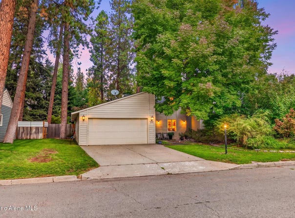 745 E Gregory Ln, Coeur d'Alene, ID 83815