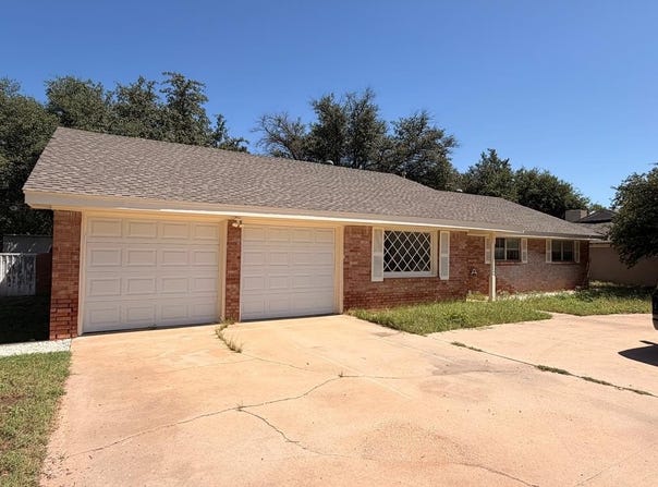 3214 Golf Course Rd, Midland, TX 79703
