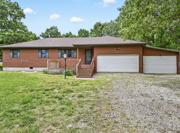 1194 State Highway Dd, Marshfield, MO 65706