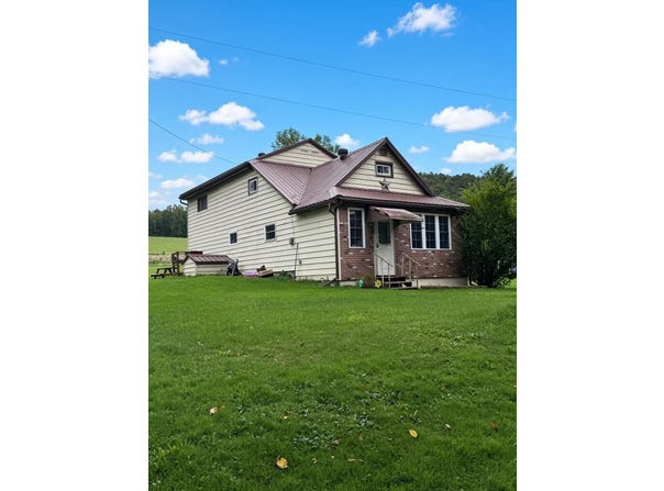2004 E Valley Road, Smethport, PA 16749