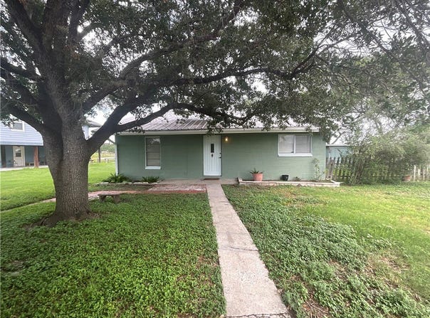 105 CANAL ST, Mathis, TX 78368