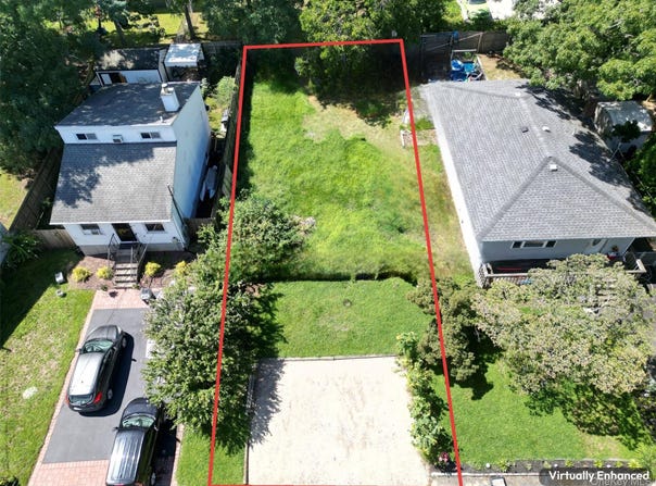 24 Franklin Avenue, Mastic, NY 11950