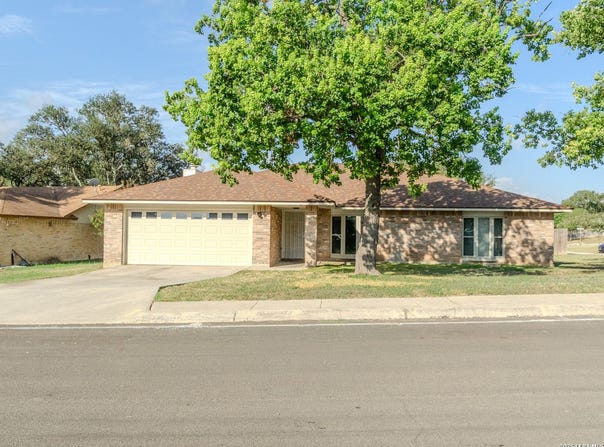 8426 OAK POST ST, San Antonio, TX 78251