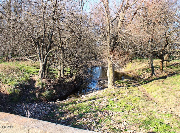 Quince, Fairview, MO 64842