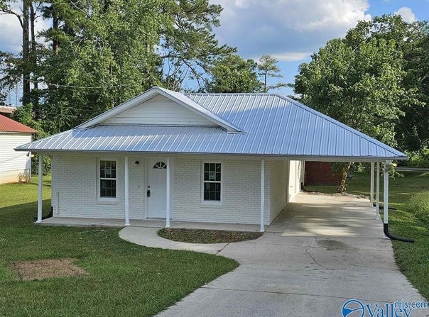 223 3rd Avenue, Arab, AL 35016