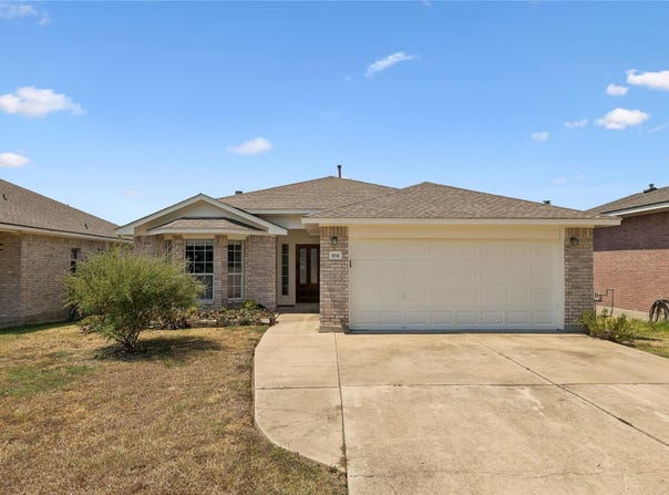 104 Cavalry Trl, Elgin, TX 78621