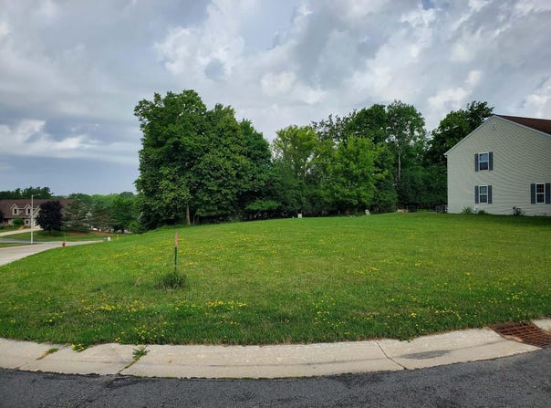 447 Northview Trl, Hartford, WI 53027