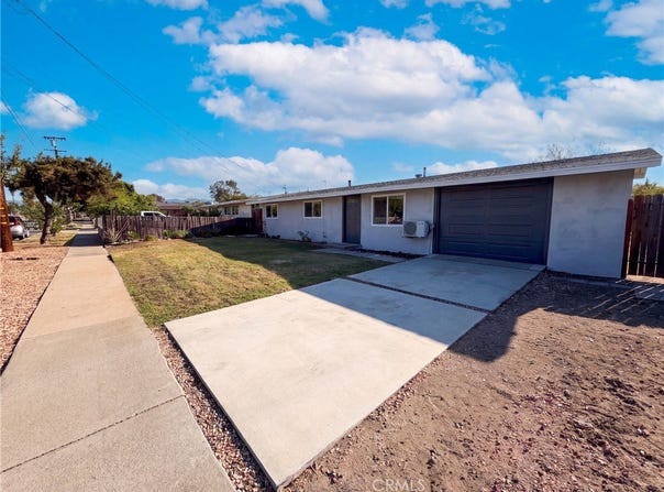 8869 Tangelo, Fontana, CA 92335