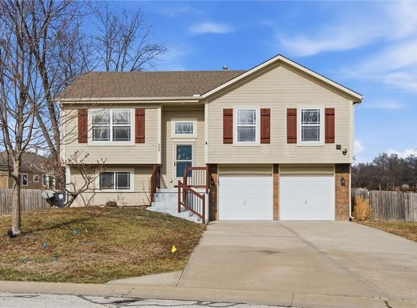 406 Timbercreek Drive, Belton, MO 64012