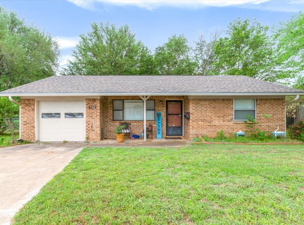 721 Water Crest Circle, Canton, TX 75103