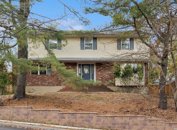 1 Squire Lane, Kings Park, NY 11754