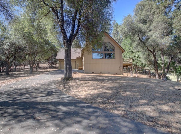 12856 Mueller Dr, Groveland, CA 95321