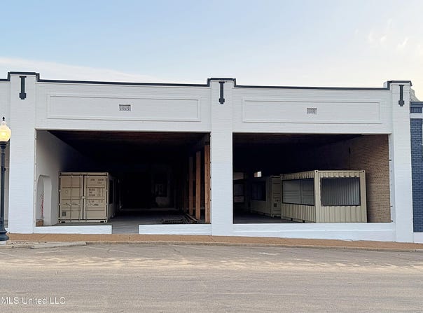123 W Main Street, Carthage, MS 39051