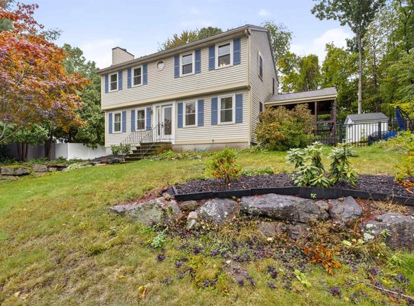 141 Eastwind Drive, Manchester, NH 03104