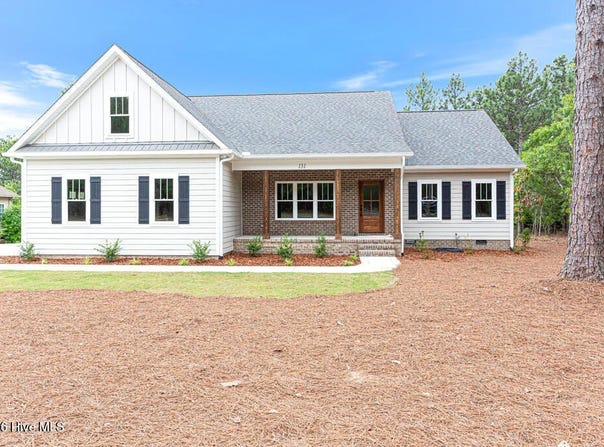 131 Longleaf Drive, West End, NC 27376