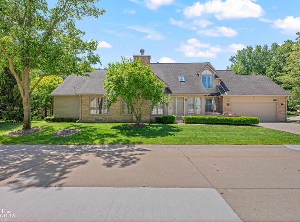 52112 Southview Ridge, Macomb, MI 48042