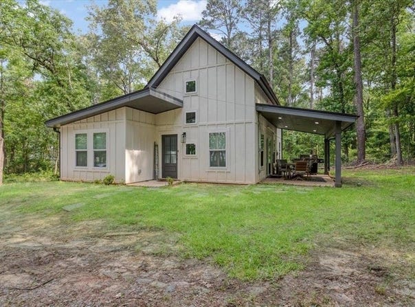 299 SOUTHSHORE DR, Lone Star, TX 75668