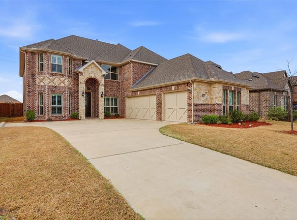 418 Crestview Drive, Midlothian, TX 76065
