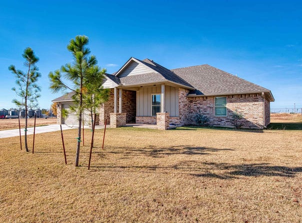 1409 N Oak, Seiling, OK 73663