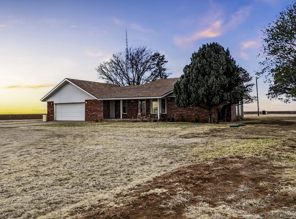 1283 County Road 12, Tulia, TX 79088