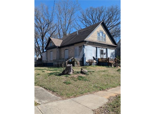 403 S Adams Street, Nevada, MO 64772