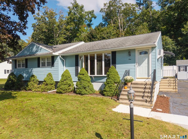 9 Robin Drive, East Haven, CT 06513