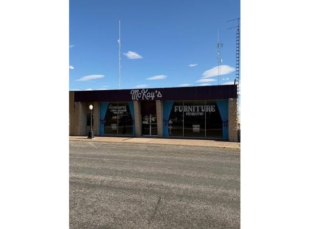 115 E Winkler St, Kermit, TX 79745