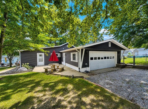 3097 E Stahl Road, Monon, IN 47959