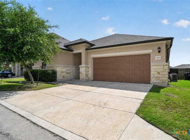 1209 Natchez Trail, Leander, TX 78641