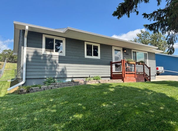 466 W 12th, Winner, SD 57580