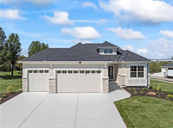 500 Bentwater Drive, Raymore, MO 64083