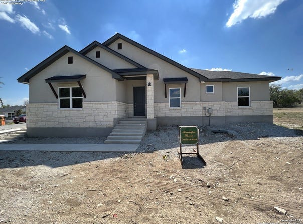 120 S Calvin Barrett, Blanco, TX 78606