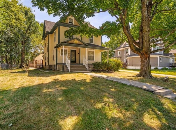 553 E Park Street, Olathe, KS 66061