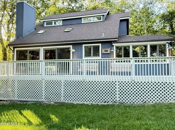 2120 Apley Drive, Bushkill, PA 18324