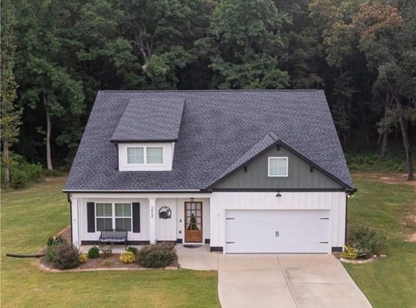 212 Live Oak Lane, Comer, GA 30629