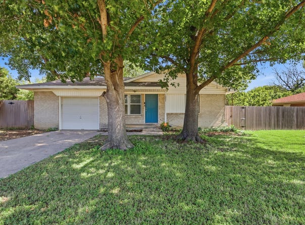 1005 Monterey Drive, Denton, TX 76209