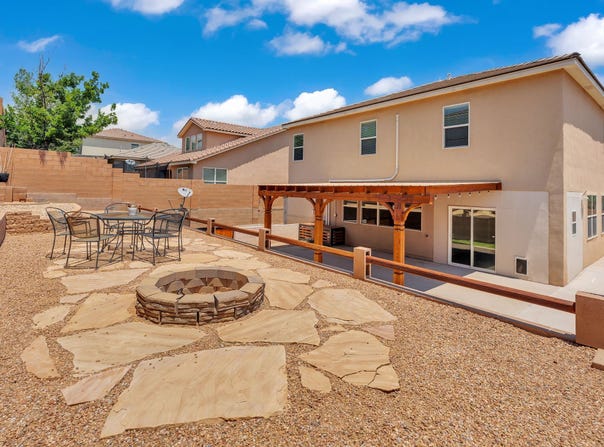 6914 Wrangell Loop NE, Rio Rancho, NM 87144