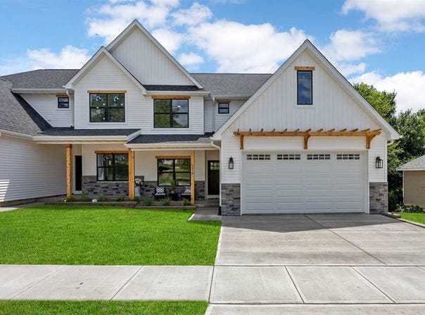 216 W Main St, WestBranch, IA 52358