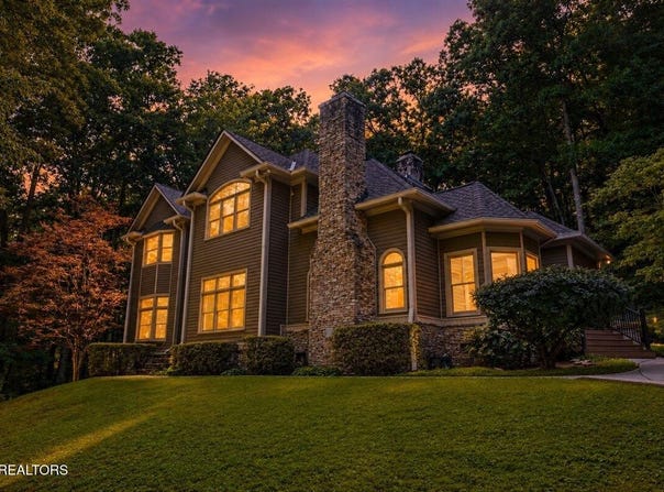 646 Hilltop Drive, Jacksboro, TN 37757