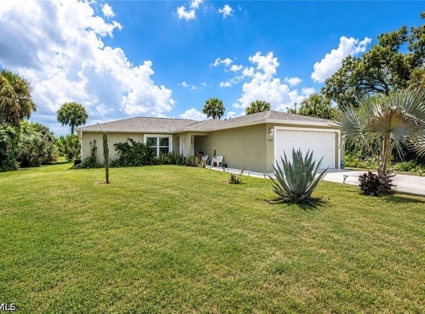 3061 NW Beechwood Circle, Labelle, FL 33935