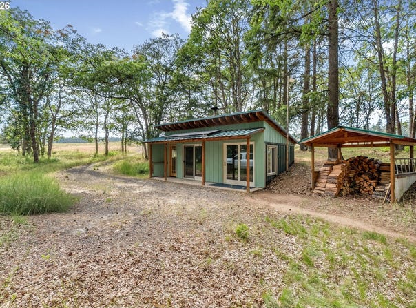 24 MEADOWS Loop, Lyle, WA 98635