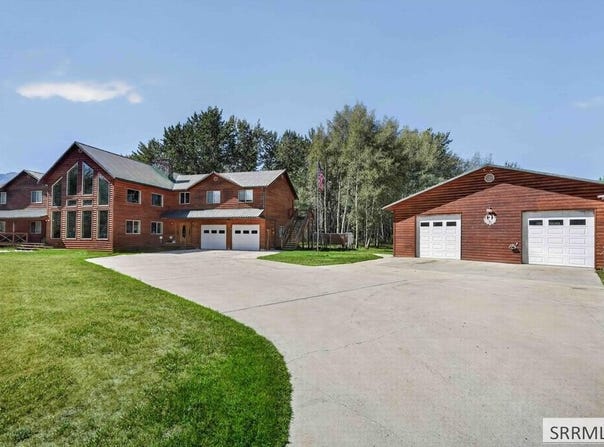 6258 Bartlett Point Road, Mackay, ID 83251