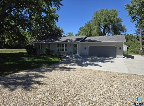 100 Case St, Yankton, SD 57078